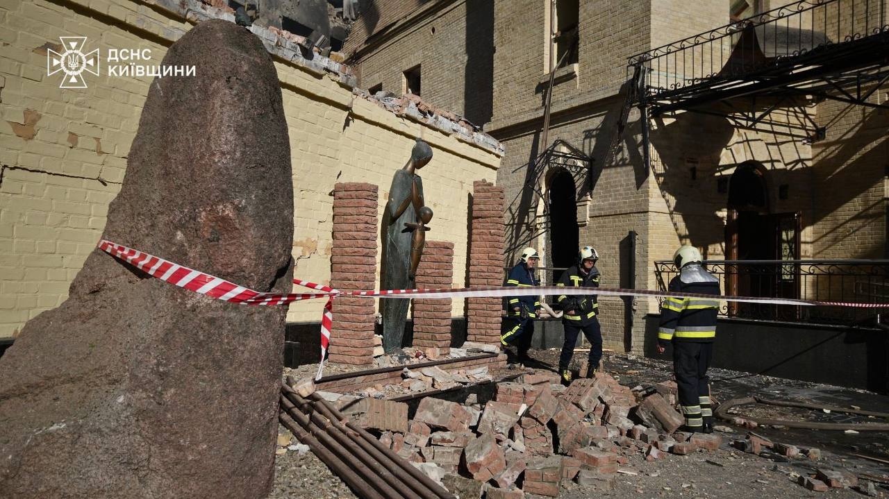 В МВС показали наслідки масованого обстрілу Києва та області - фото 3