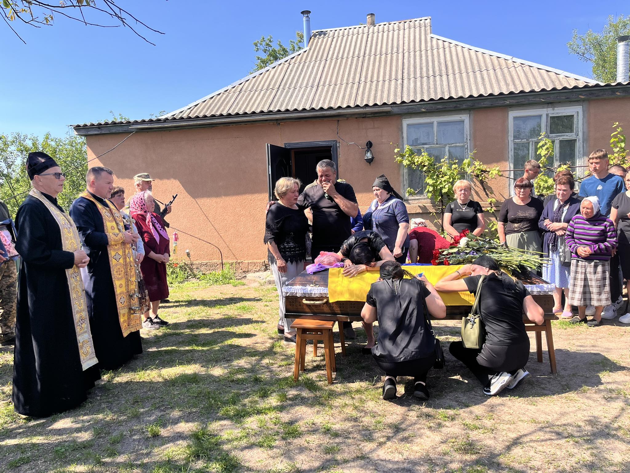 На щиті: поховали навідника 110-ї окремої механізованої бригади з Черкащині - фото 3