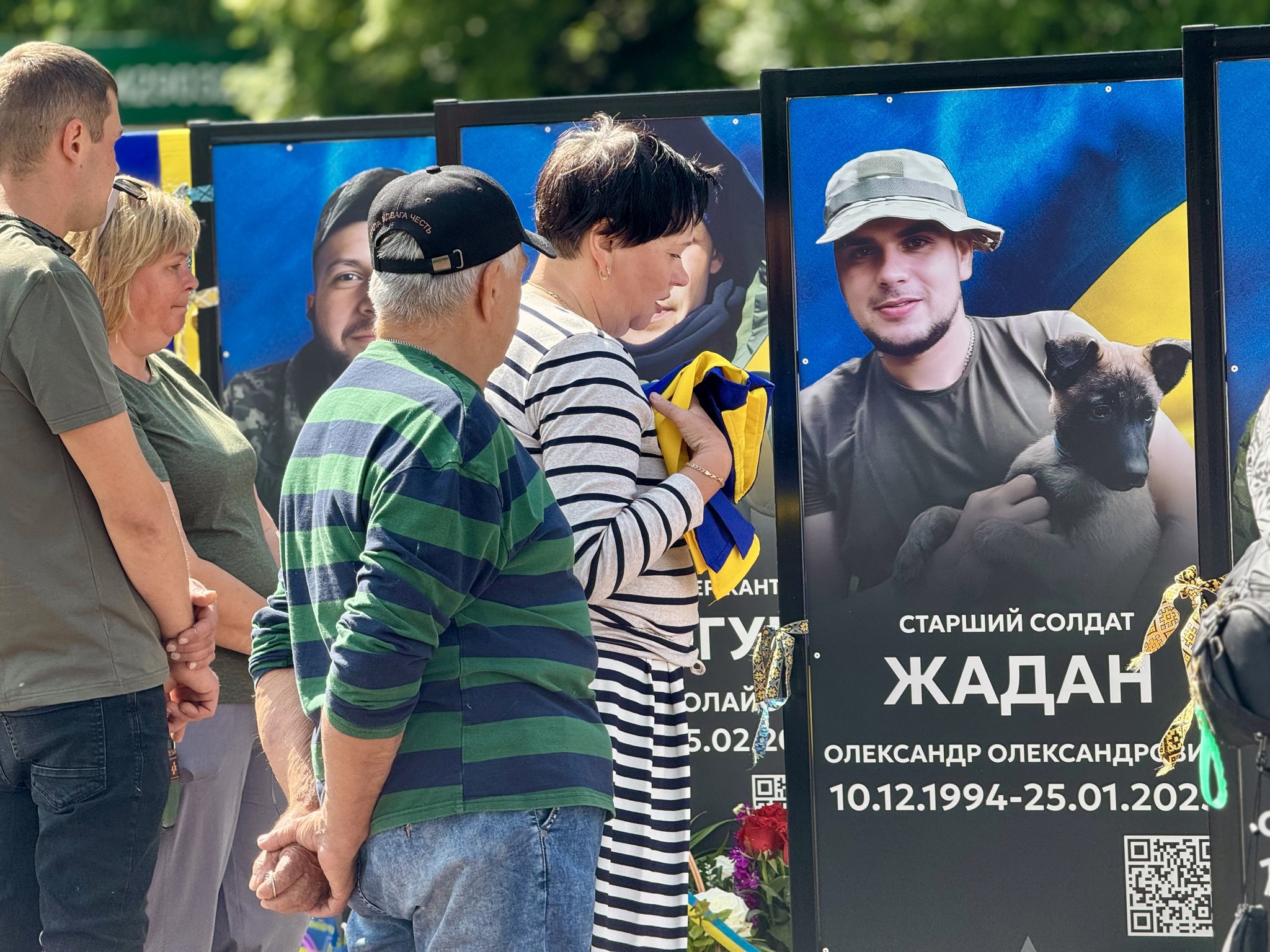 Алею слави відкрили у Каневі, на ній 103 портрети загиблих воїнів. Фото - фото 9