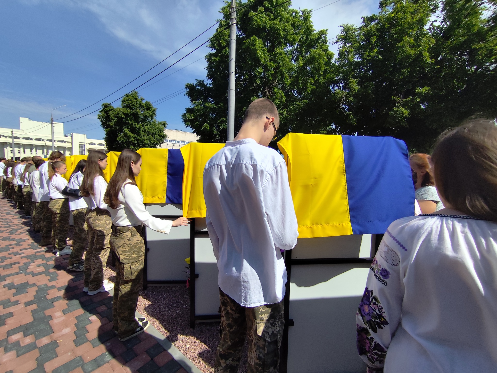 Алею слави відкрили у Каневі, на ній 103 портрети загиблих воїнів. Фото - фото 23
