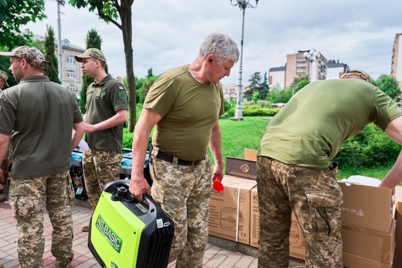 Черкащина передала військовим генератори та зарядні станції на понад 5 мільйонів гривень - фото 2