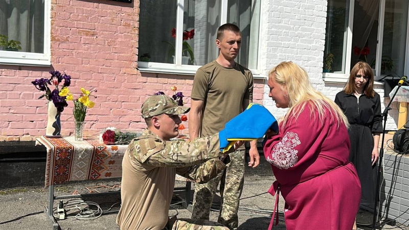 Меморіальну дошку відкрили матросу з позивним «Акела», який загинув у Кринках