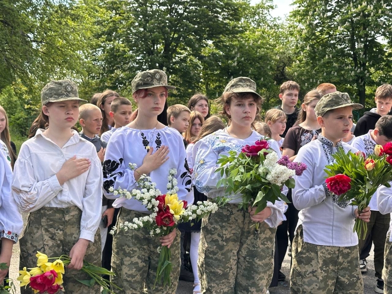Меморіальну дошку відкрили матросу з позивним «Акела», який загинув у Кринках - фото 2