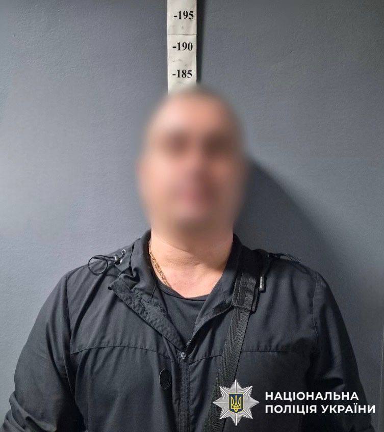 У Києві чоловіку повідомили про підозру за стрілянину у дворі багатоповерхівки - фото 2