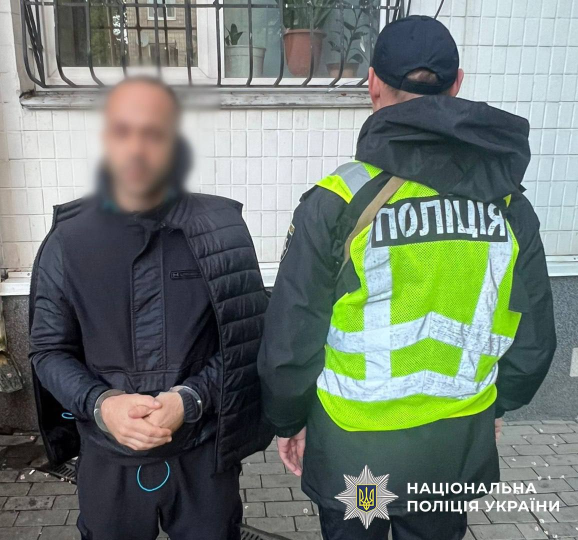 У Києві затримали трьох ділків, які за 17 тис дол. обіцяли «бронь» і виїзд за кордон - фото 3