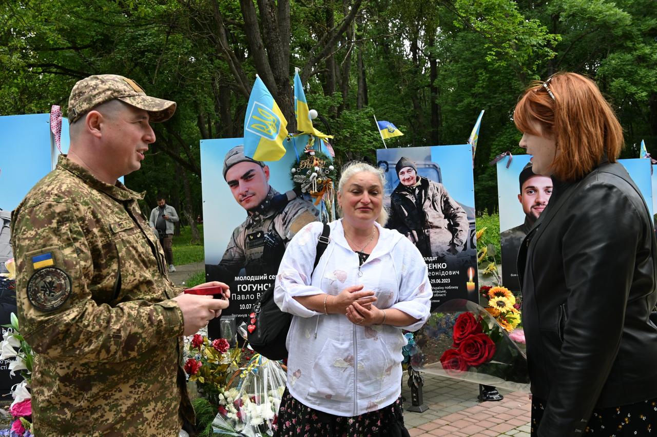 Матері загиблого захисника з Черкащини вручили орден «За мужність» III ступеня