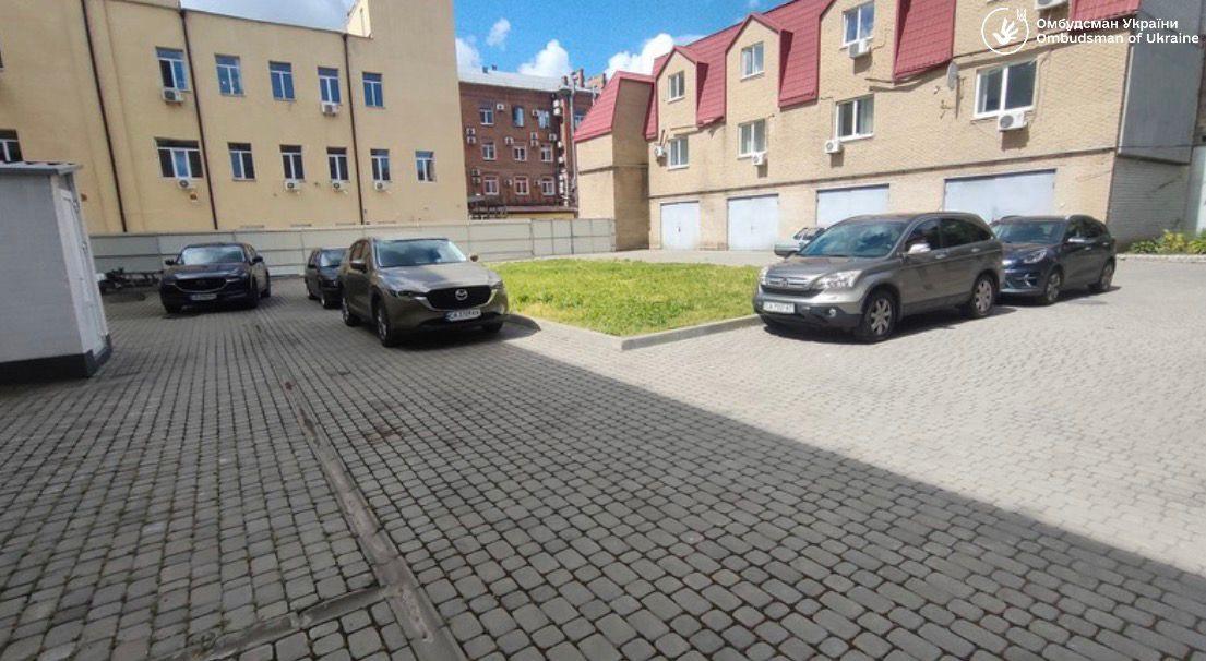 У корпусі Черкаського національного університету виявили порушення вимог безбар’єрності - фото 2