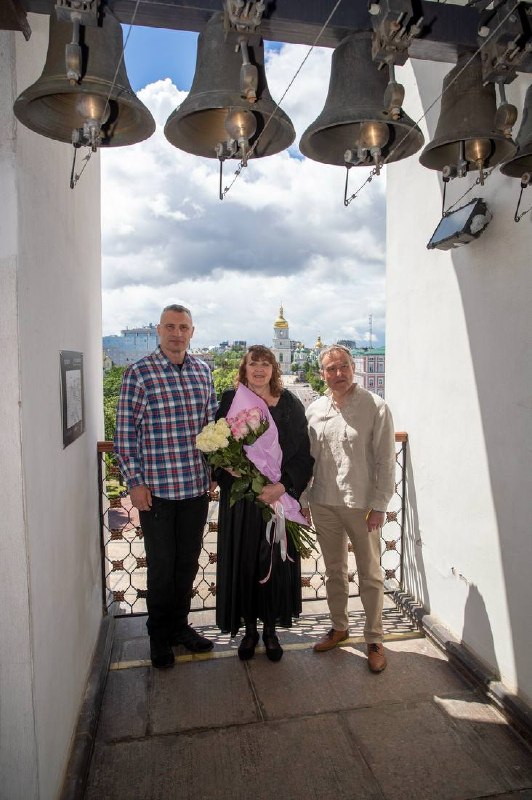 У Києві відкрили оновлену Бельгійську алею та артоб’єкт «Український щит» - фото 3