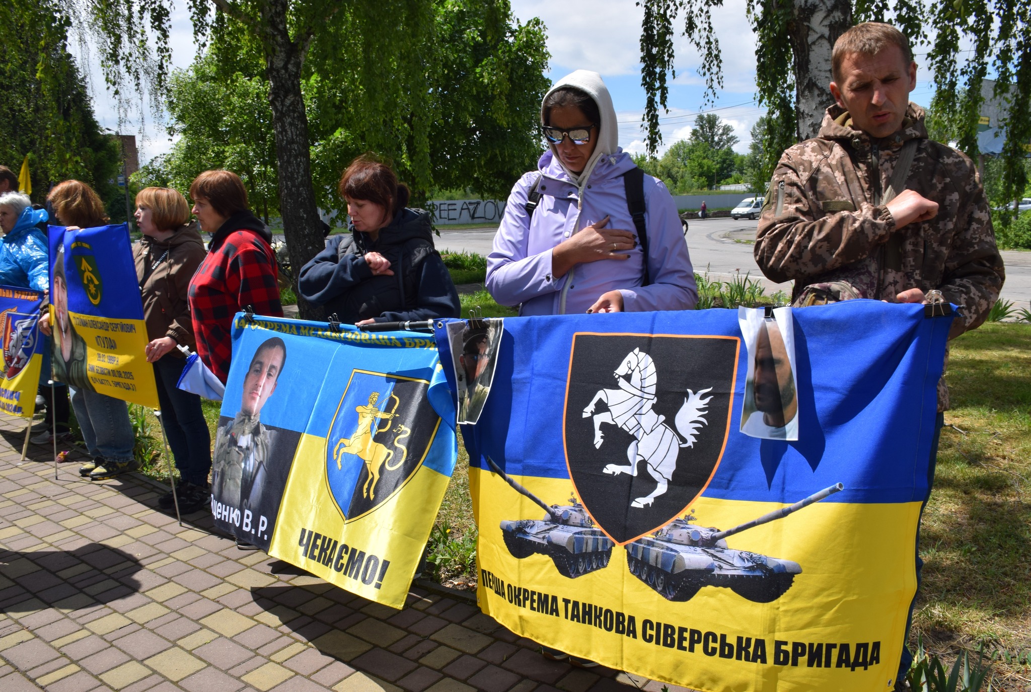У Шполі люди вийшли на акцію «Не мовчи – полон вбиває». Фото - фото 7