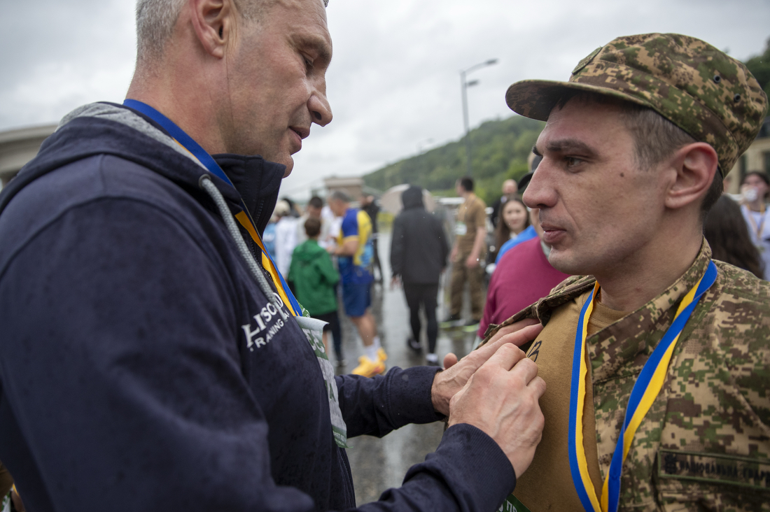 «Пробіг під каштанами»: у Києві проходить традиційний благодійний забіг - фото 11