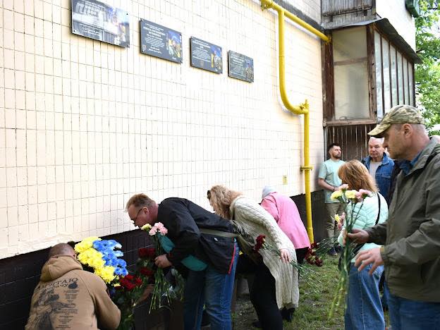 В Оболонському районі відкрили меморіальні дошки на честь двох полеглих захисників - фото 3