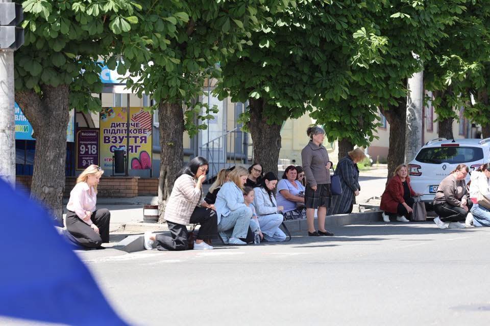 В Умані попрощалися із солдатом Романом Проскуряковим. Фото - фото 6