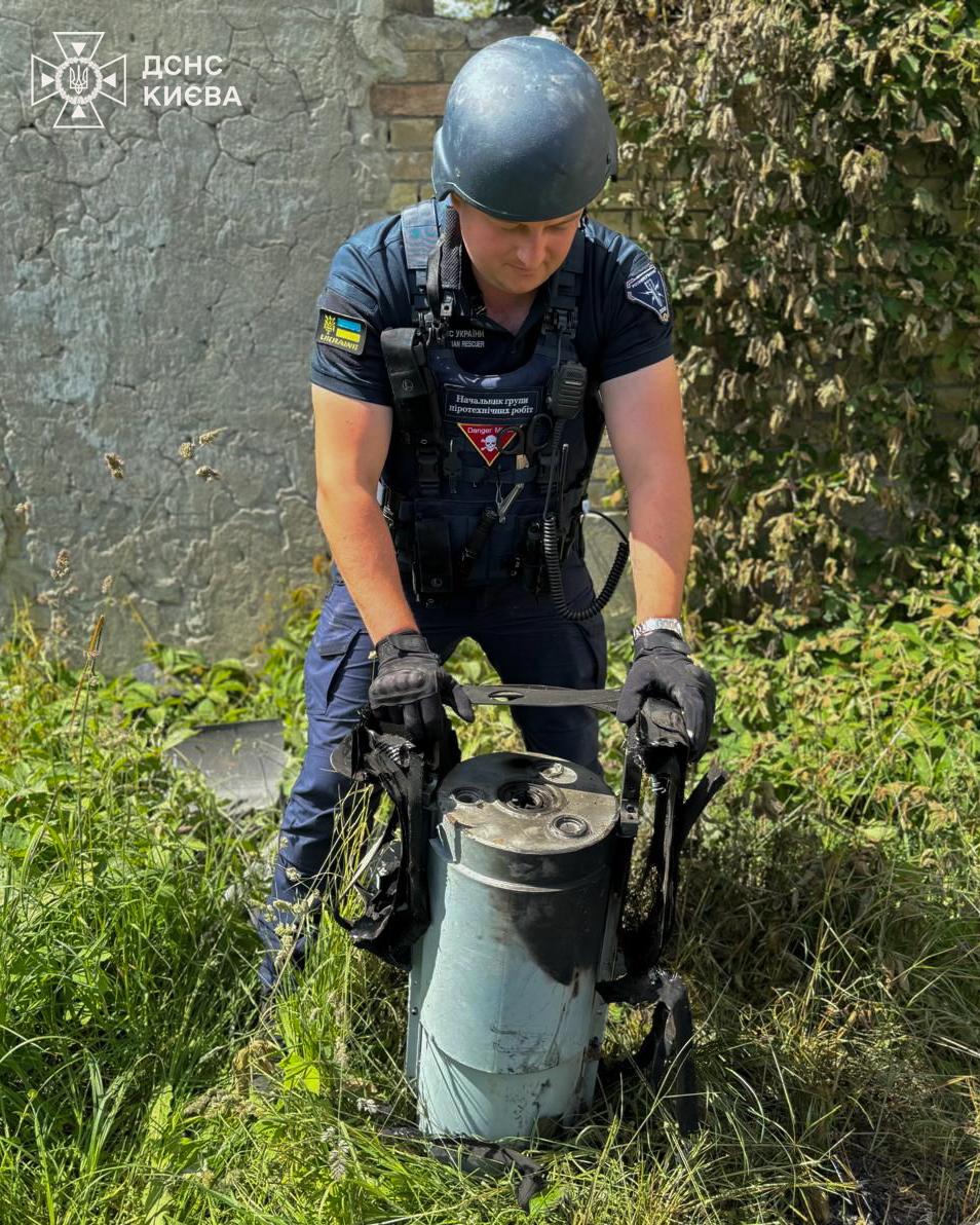 У Києві виявили та знешкодили бойову частину крилатої ракети Х-101 - фото 10