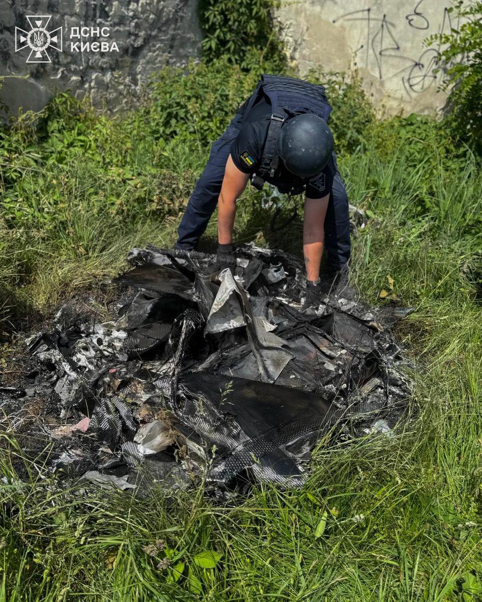 У Києві виявили та знешкодили бойову частину крилатої ракети Х-101 - фото 9