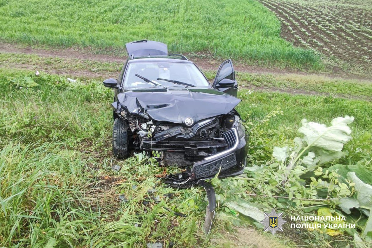 Смертельна ДТП біля Умані: під час обгону водійка вилетіла на зустрічну смугу - фото 2