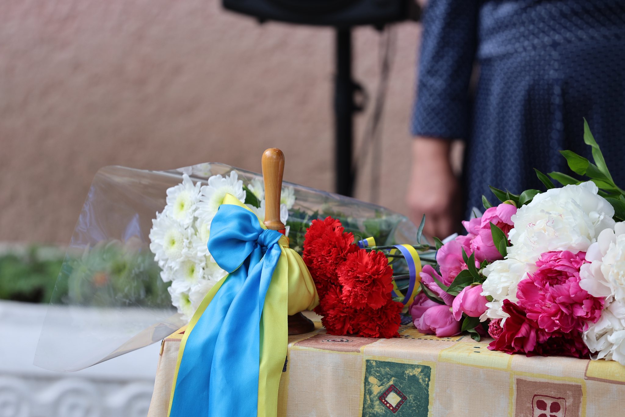 У школах Умані відбулося свято Останнього дзвоника. Фото - фото 7