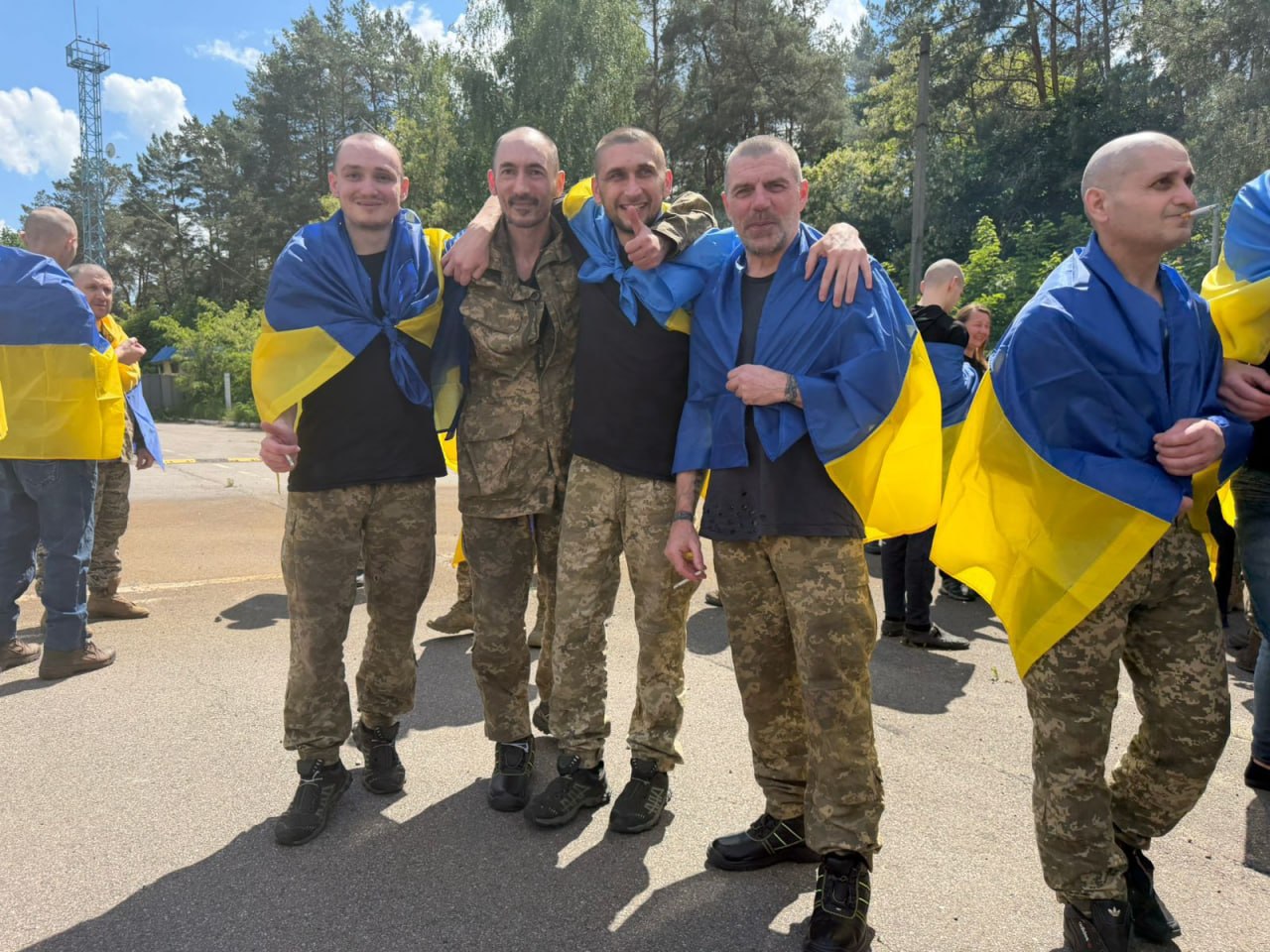 Україна повернула з російського полону 185 захисників і одного цивільного - фото 3