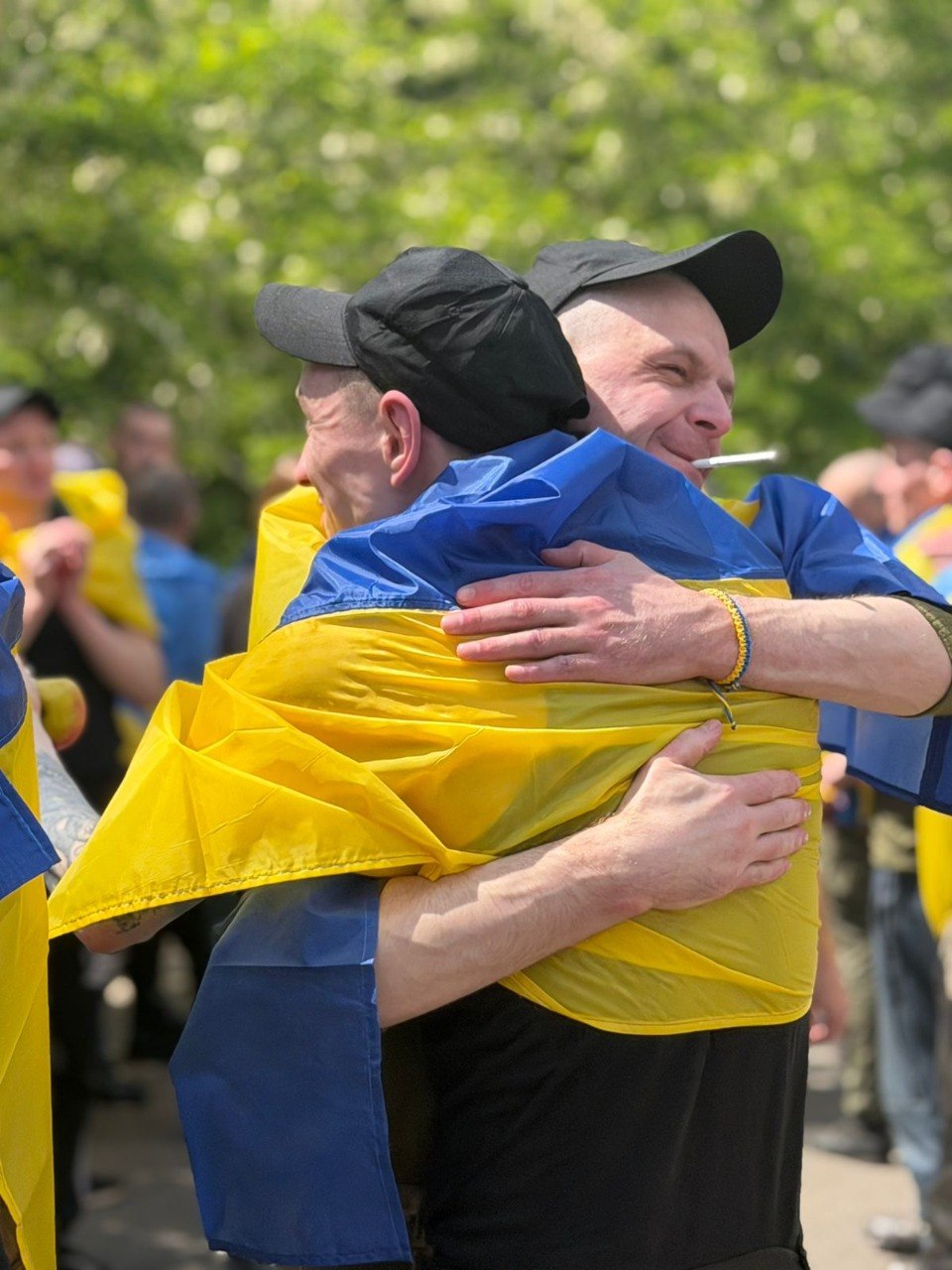 Додому повернулися 186 українців під час обміну полоненими - фото 2