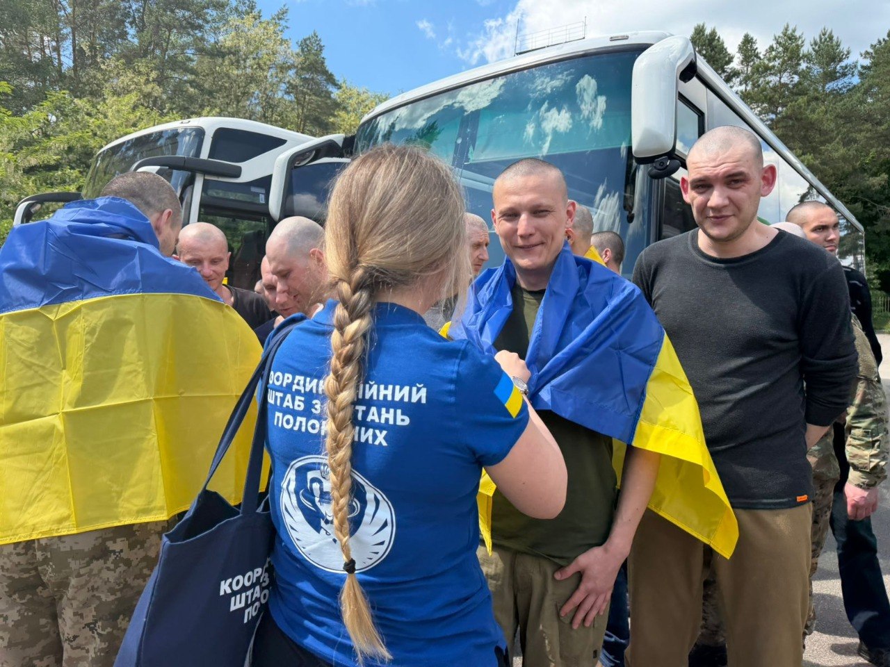 Додому повернулися 186 українців під час обміну полоненими - фото 5