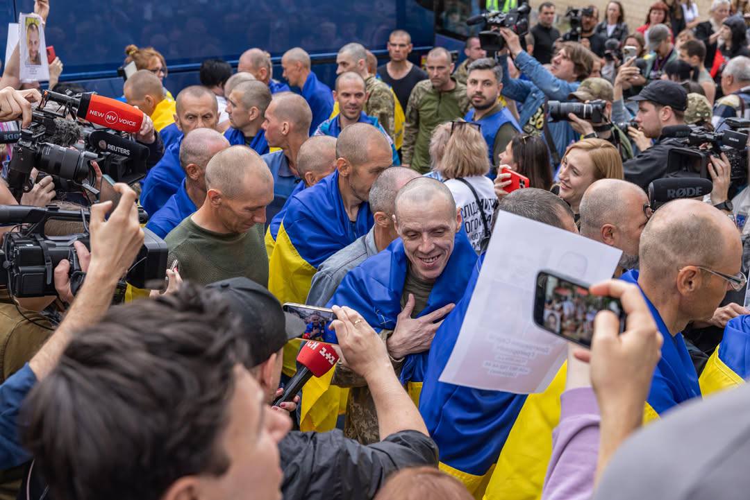 Зеленський привітав журналістів із професійним святом - фото 8