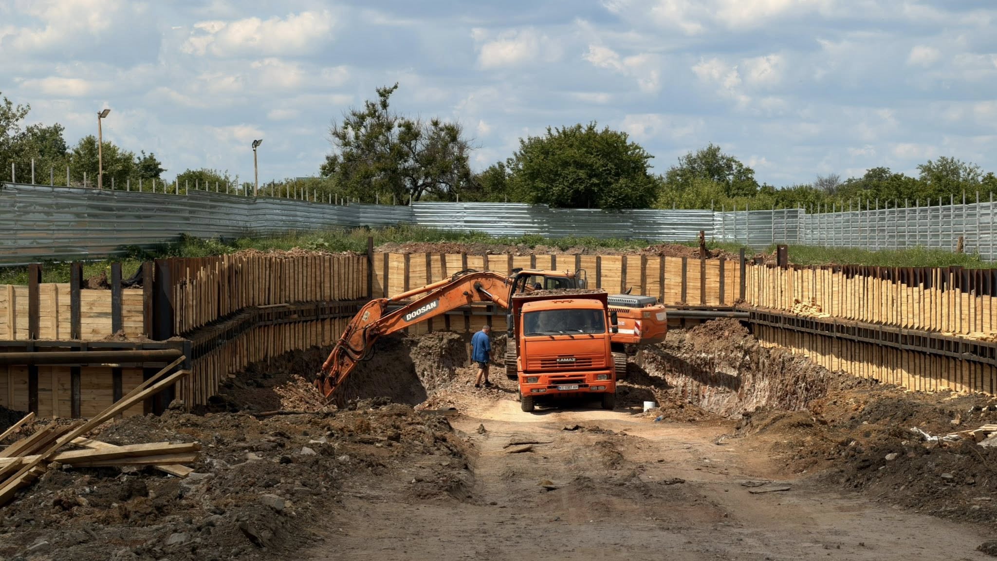 На Київщині будують підземну школу на 570 учнів: як просуваються роботи - фото 4