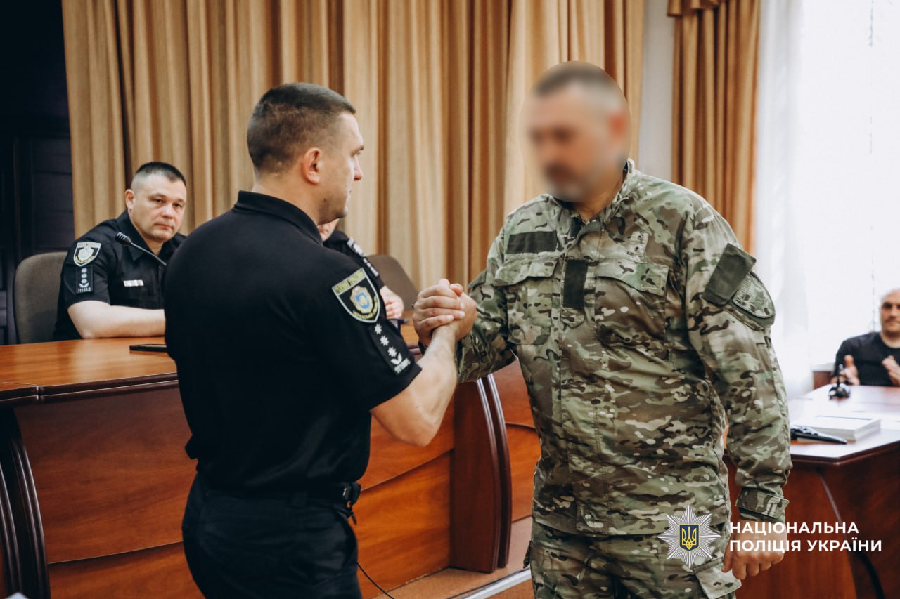 У Черкасах нагородили воїнів батальйону «Чорна ласка». Фото - фото 4