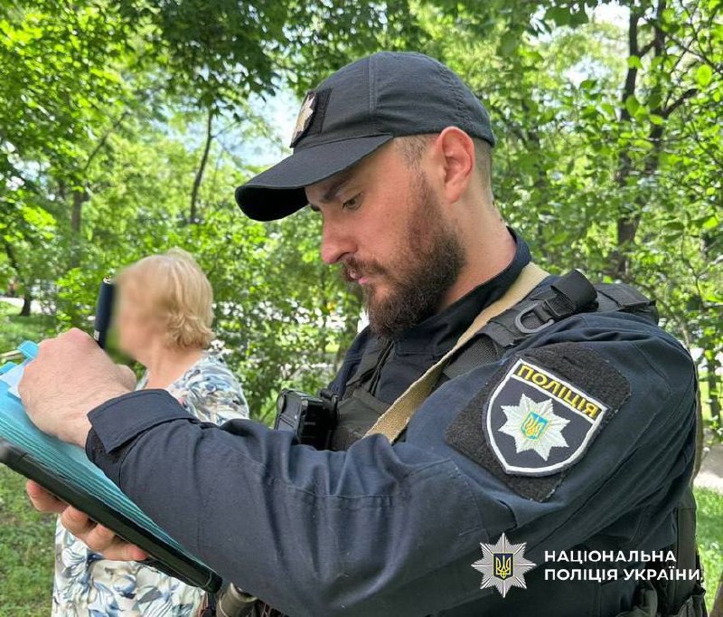 У Києві з вікна багатоповерхівки викинули собаку