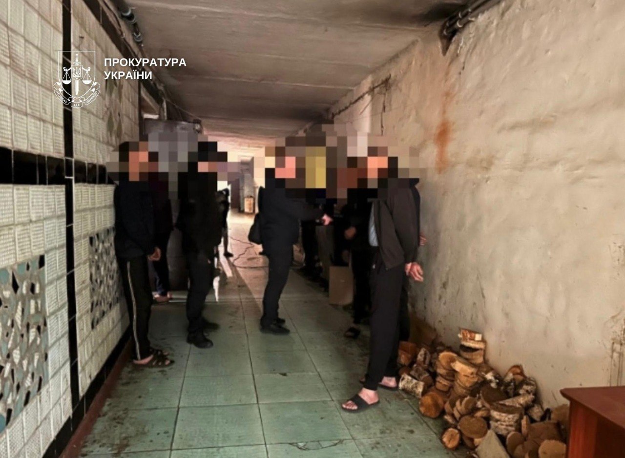 У Києві викрили трудове рабство: людей вербували на вокзалах і змушували працювати безкоштовно - фото 3