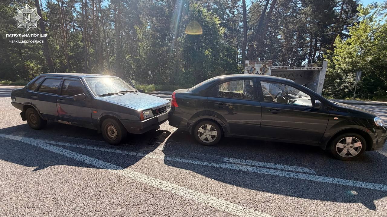 Автобус і три автомобілі зіткнулися поблизу черкаської набережної - фото 2