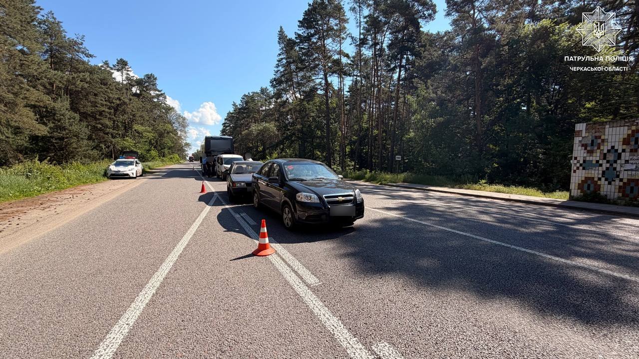 Автобус і три автомобілі зіткнулися поблизу черкаської набережної - фото 3