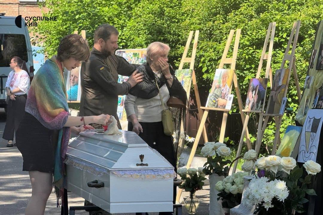 У столиці простилися з 12-річним Григорієм Глушичем, який загинув в ДТП - фото 3