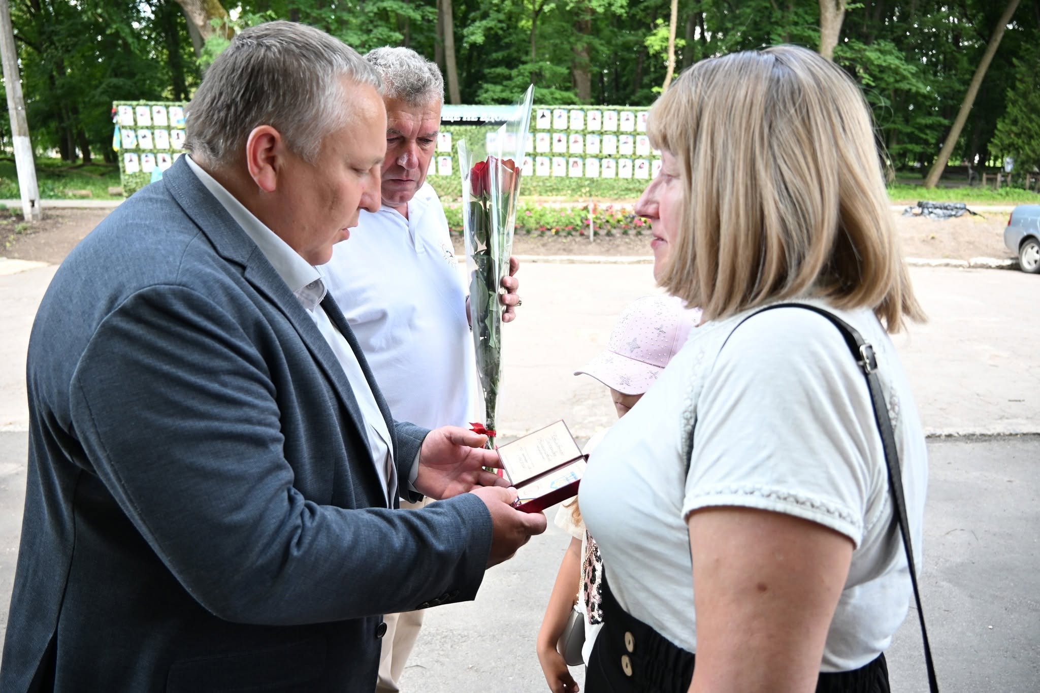 У Монастирищенській громаді вручили нагороди сім’ям загиблих воїнів - фото 4