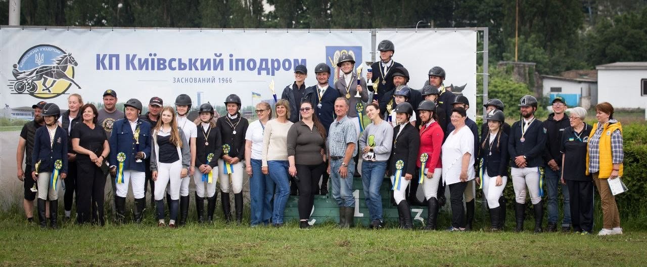 Спортсменки з Черкас вибороли золото на етапі Кубка України з кінного триборства