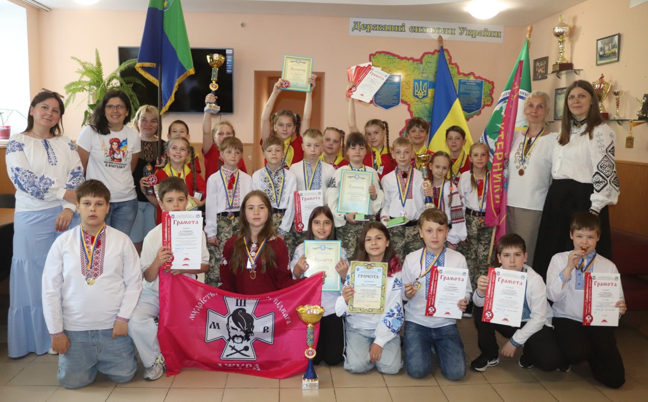 Київські школярі змагалися у військово-патріотичній грі «Сокіл» - фото 3