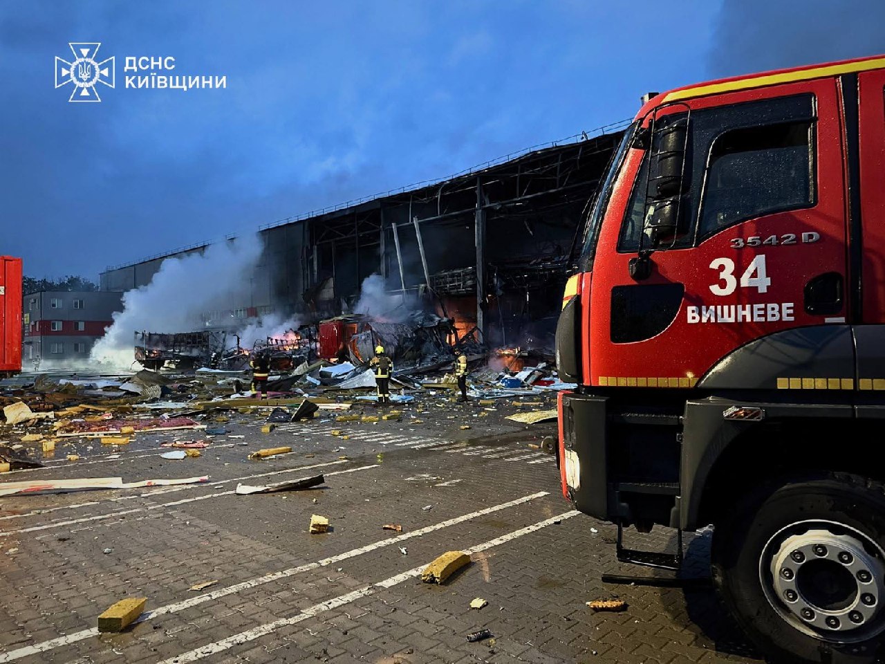 У ДСНС показали наслідки атаки рф на Київщину - фото 3