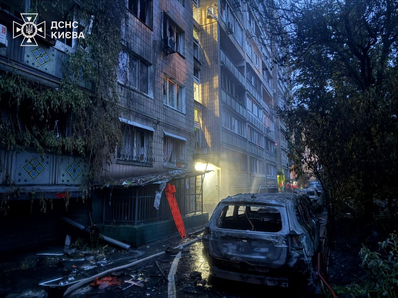 Росіяни атакували Успенський собор, підприємства, будинки і залізницю - фото 5