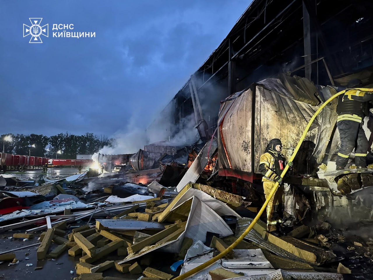 Росіяни атакували Успенський собор, підприємства, будинки і залізницю - фото 6