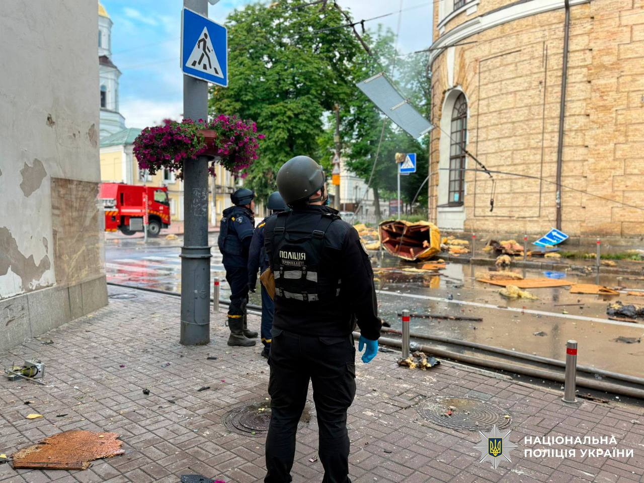 Слідчі отримали вже 800 звернень від киян щодо пошкодження майна - фото 7