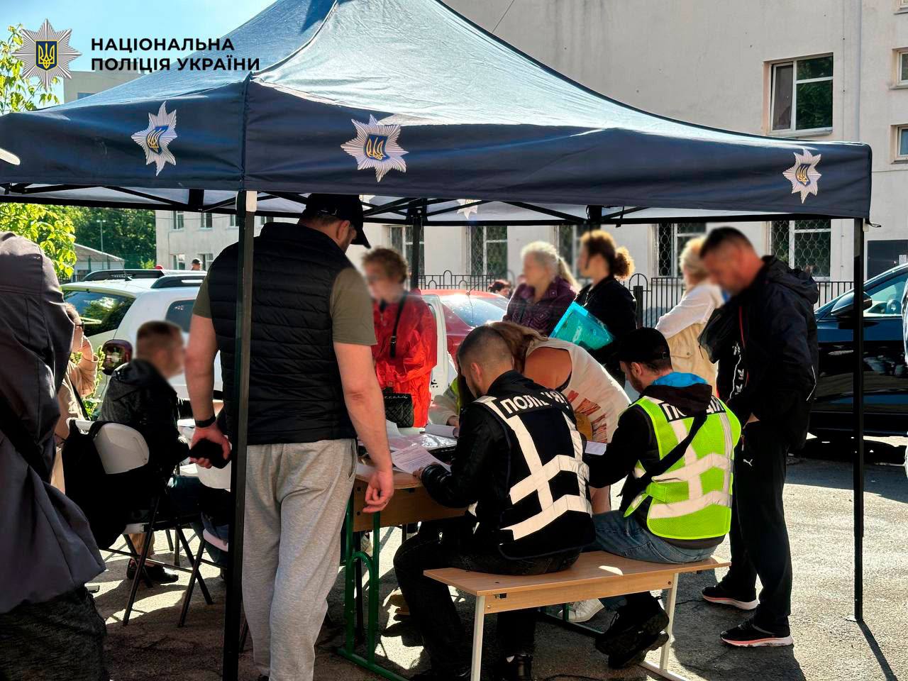 Слідчі отримали вже 800 звернень від киян щодо пошкодження майна - фото 8