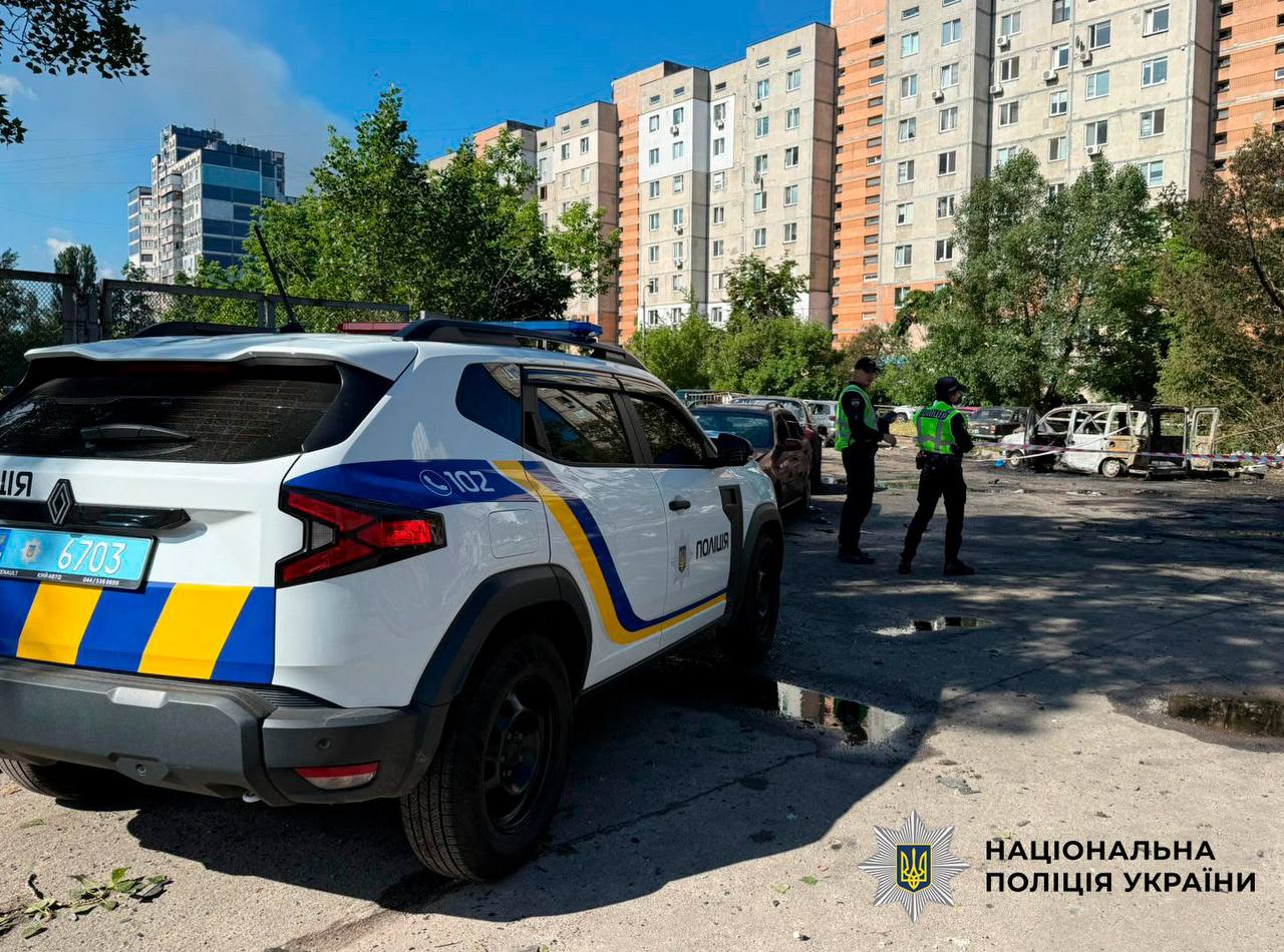 Слідчі отримали вже 800 звернень від киян щодо пошкодження майна - фото 3