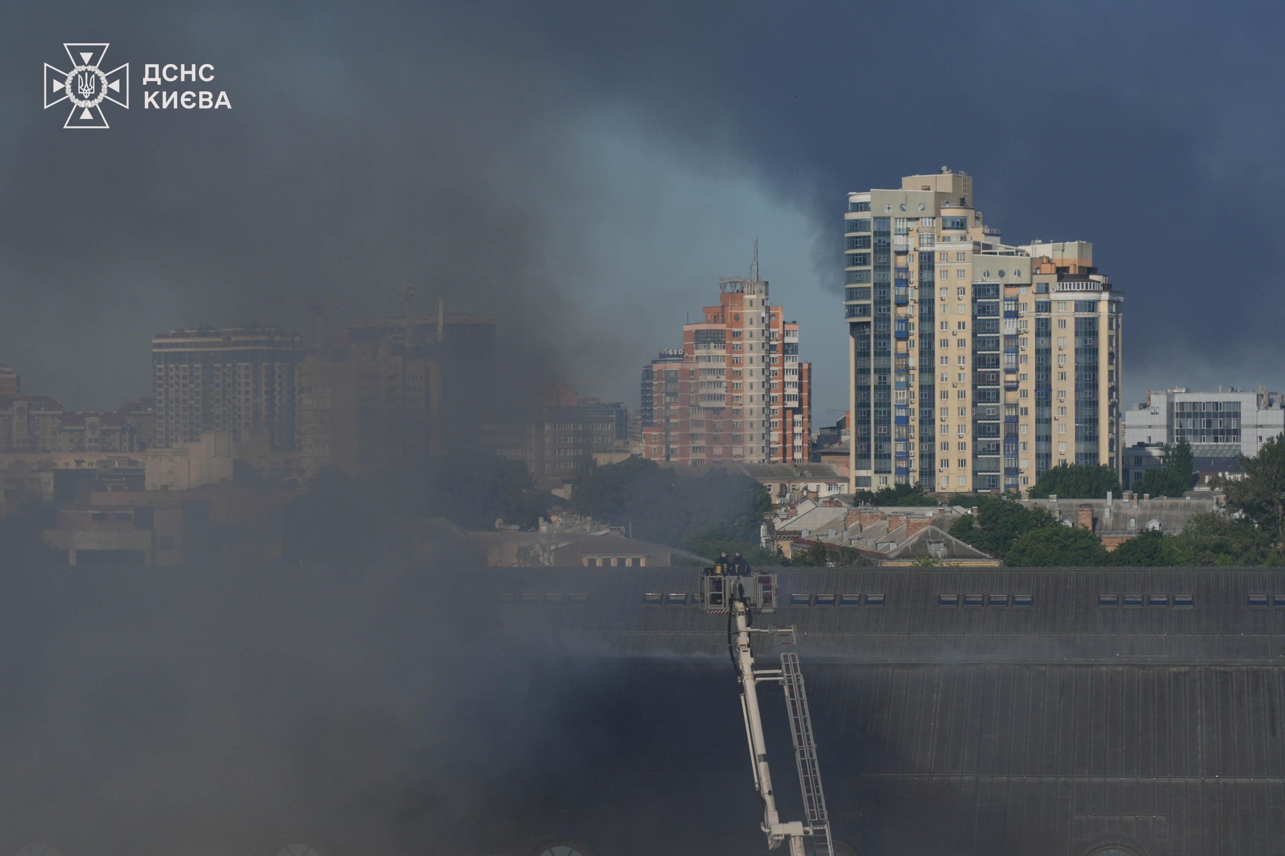Слідчі отримали вже 800 звернень від киян щодо пошкодження майна