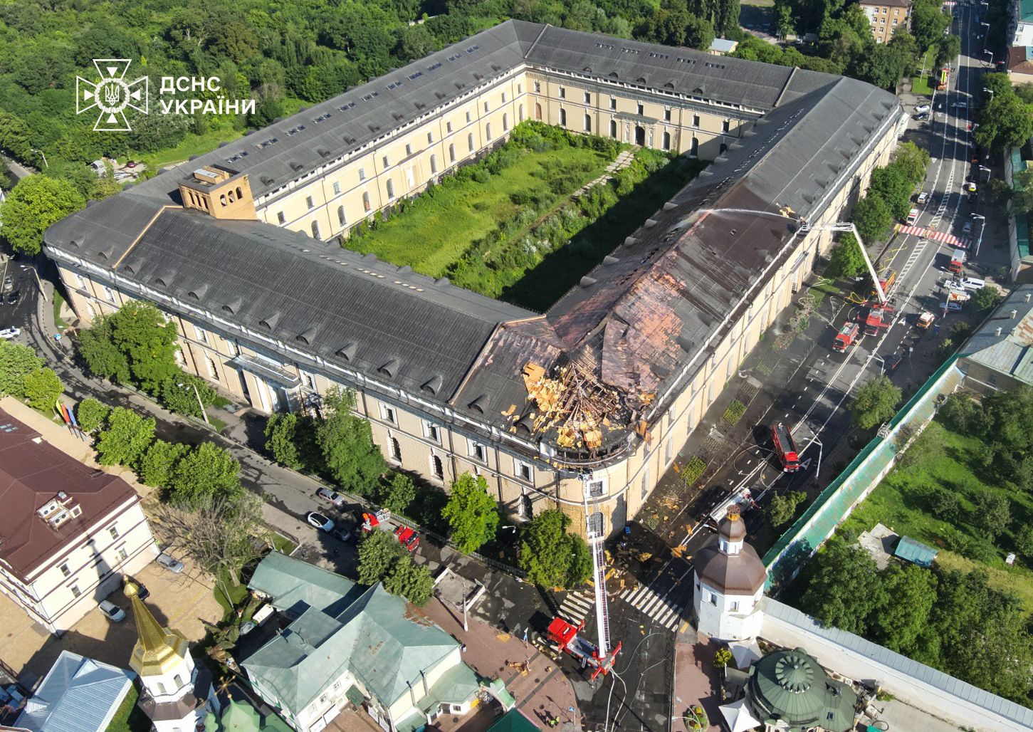 Слідчі отримали вже 800 звернень від киян щодо пошкодження майна - фото 3