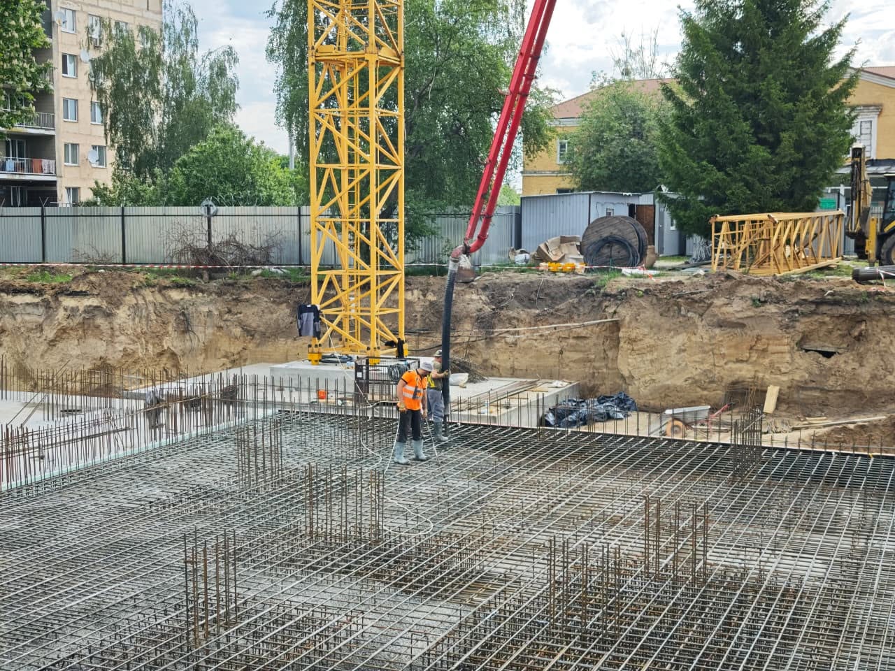 У Гостомелі триває будівництво нового житлового кварталу на місці зруйнованих будинків - фото 3