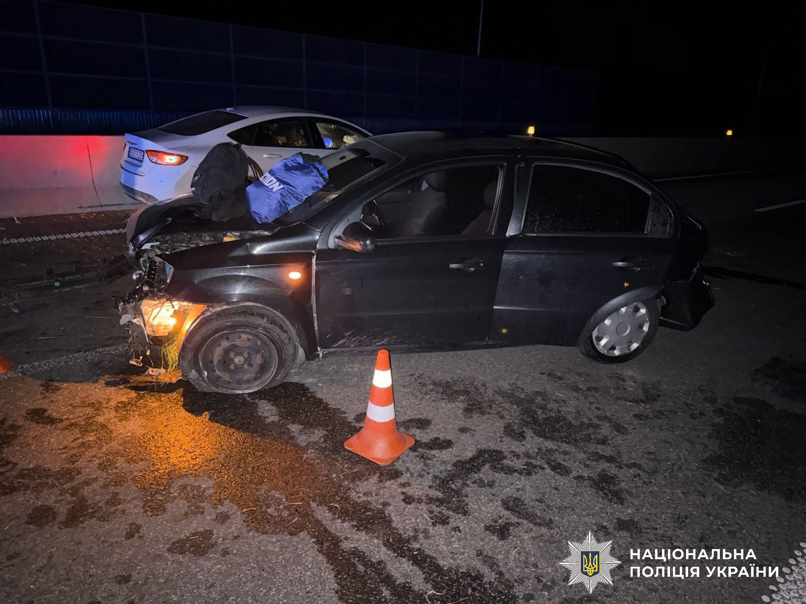 На Київщині Chrysler влетів у Chevrolet, травмовано дівчину