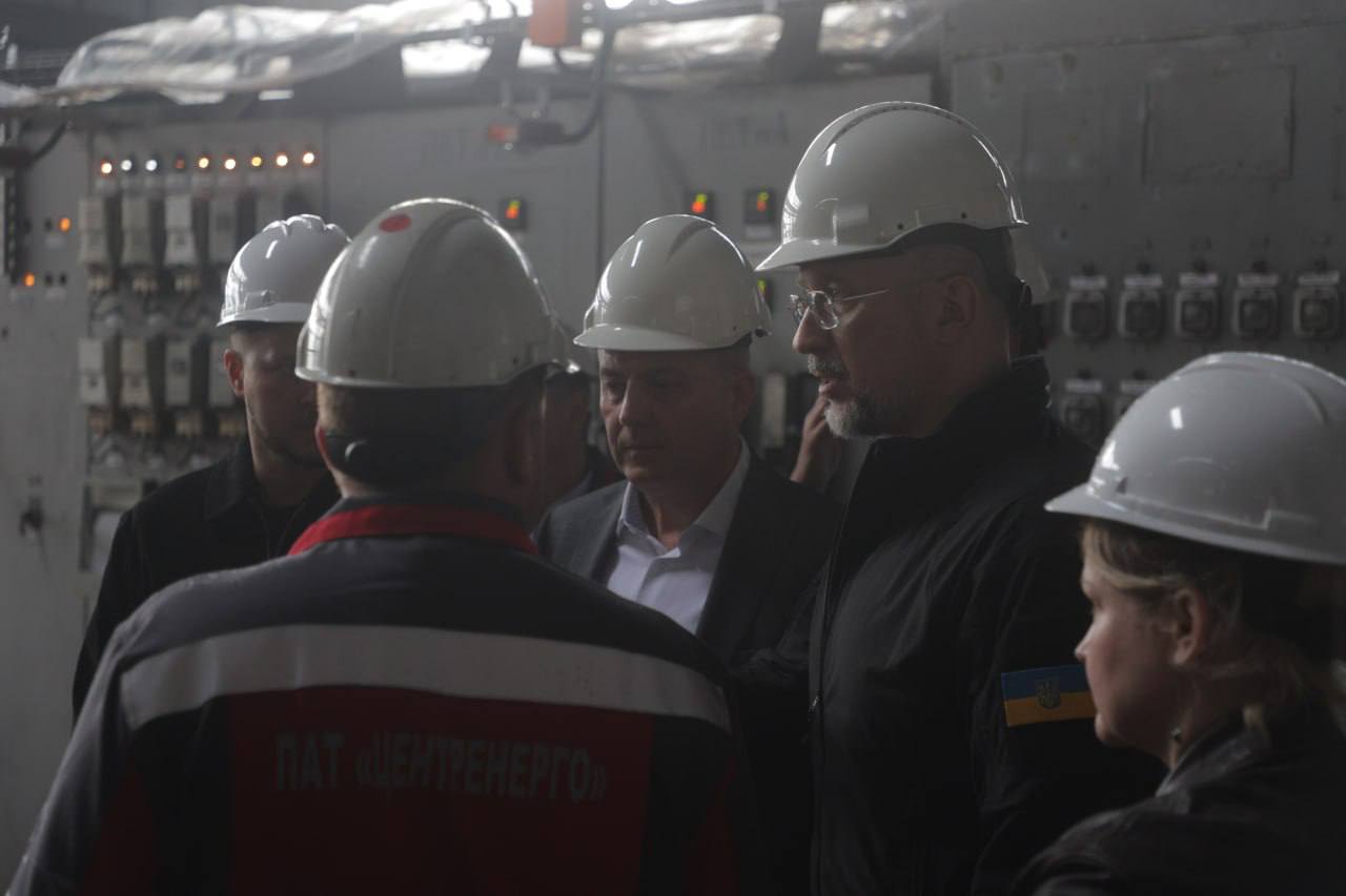 Шмигаль перевірив хід відновлювальних робіт на одному з енергетичних об’єктів на Київщині