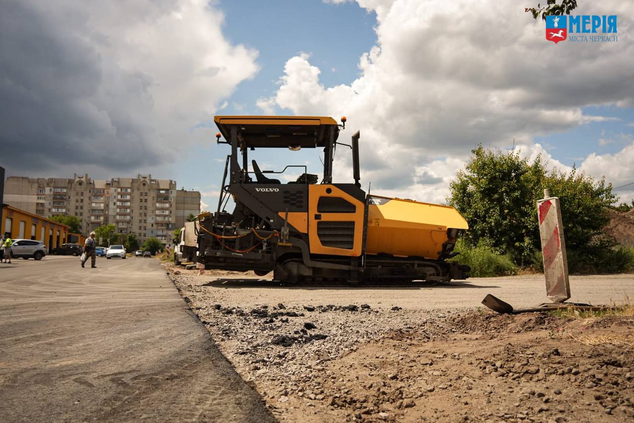 У Черкасах ремонтують дорогу в Руськополянському провулку - фото 2