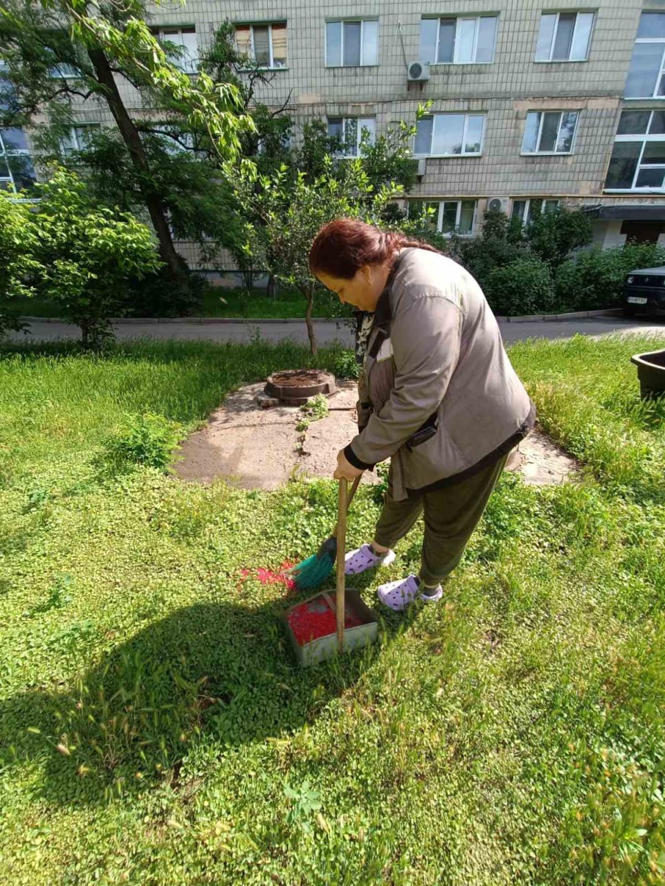 У Києві невідомі розсипали отруту для тварин - фото 4