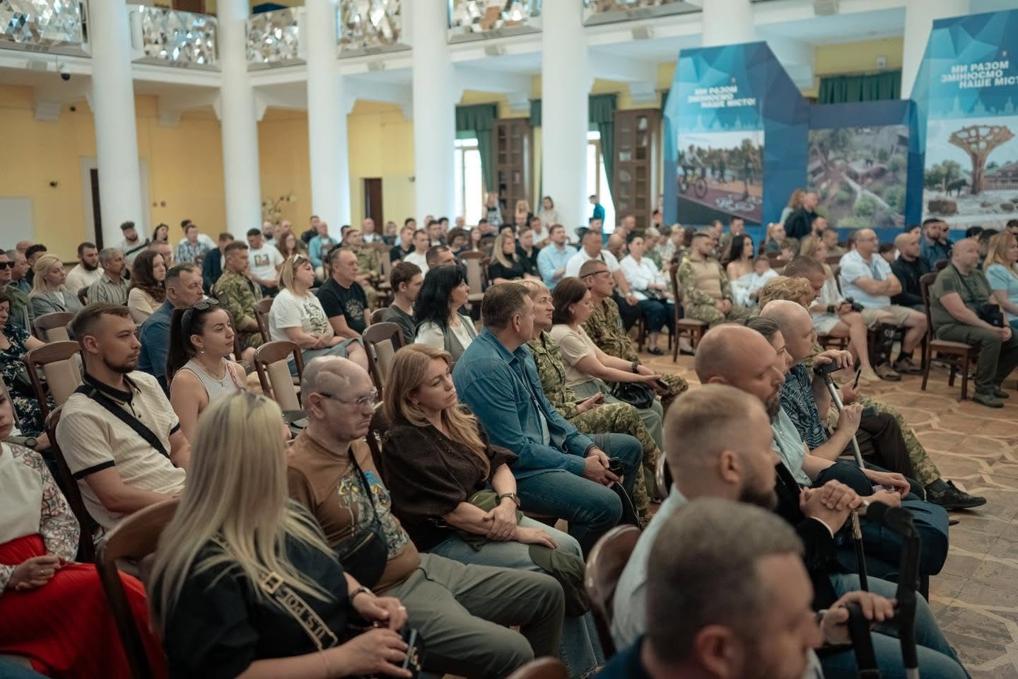 Столичним ветеранам та родинам полеглих захисників вручили сертифікати на житло - фото 7