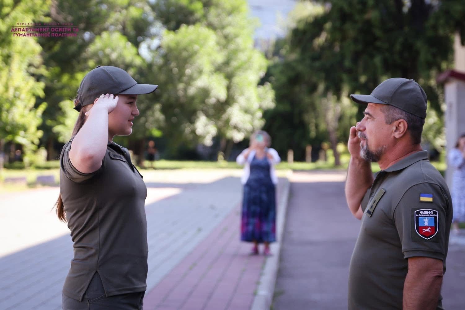 У Черкаському ліцеї з посиленою військово-фізичною підготовкою відбувся перший випуск. Фото - фото 3