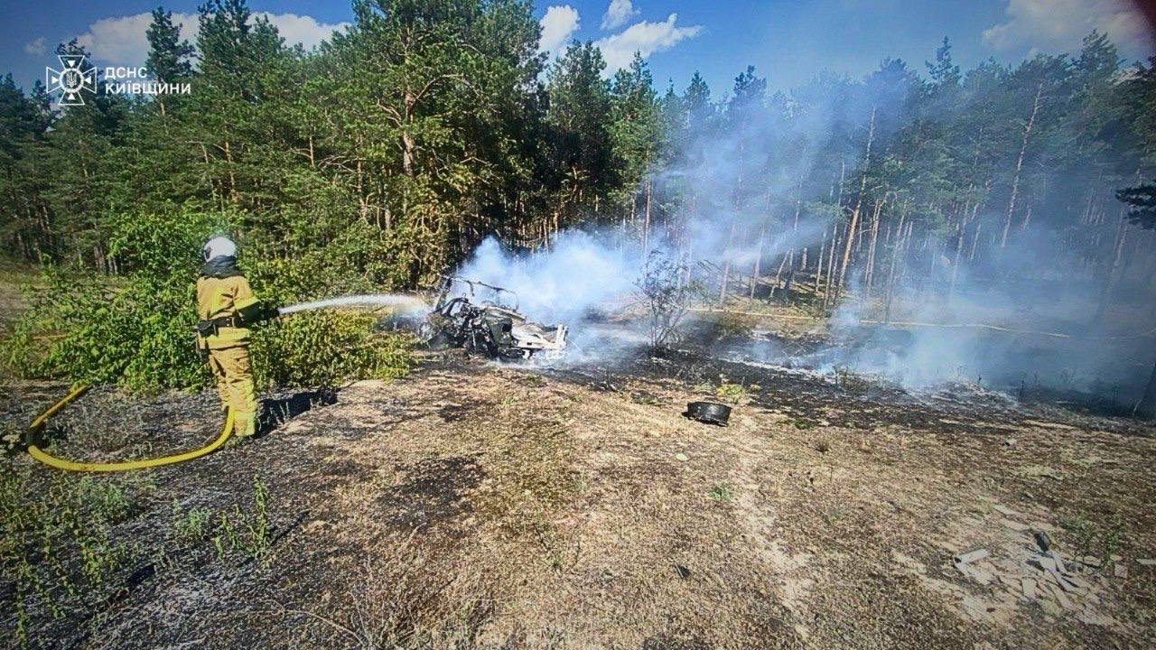 Рятувальники ліквідували наслідки нічної атаки на Київщину: що відомо - фото 2